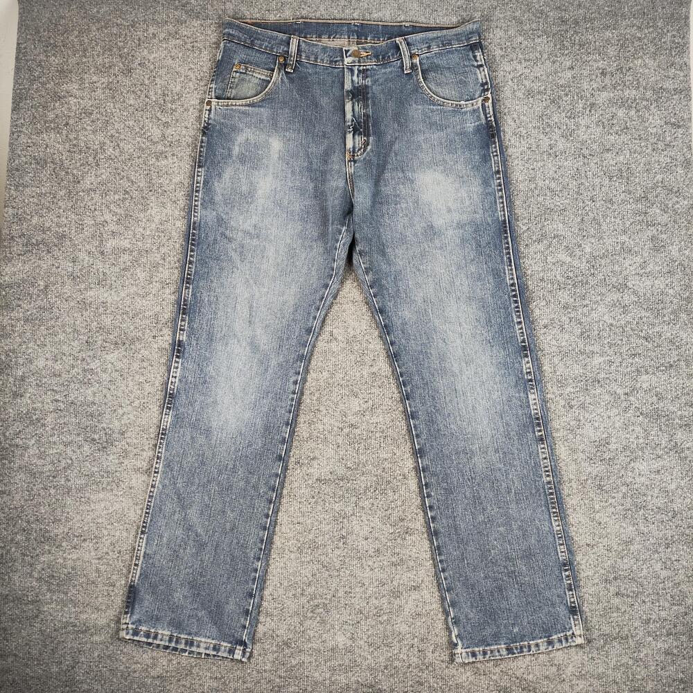 Wrangler Rugged Wear Jeans Mens 36x32 Light Wash Regular Straight Denim 31000UN